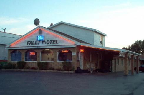 Blue Falls Motel Тонауанда Екстериор снимка